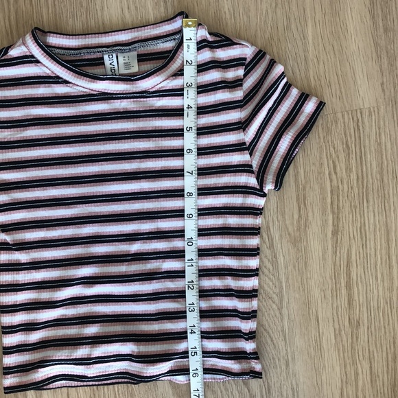 H&M Divided Striped Crop Tshirt - Picture 7 of 9